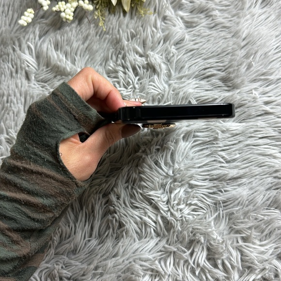 Kate spade black and white polka dot iphone 12 pro max case with ring stand. - Picture 8 of 8